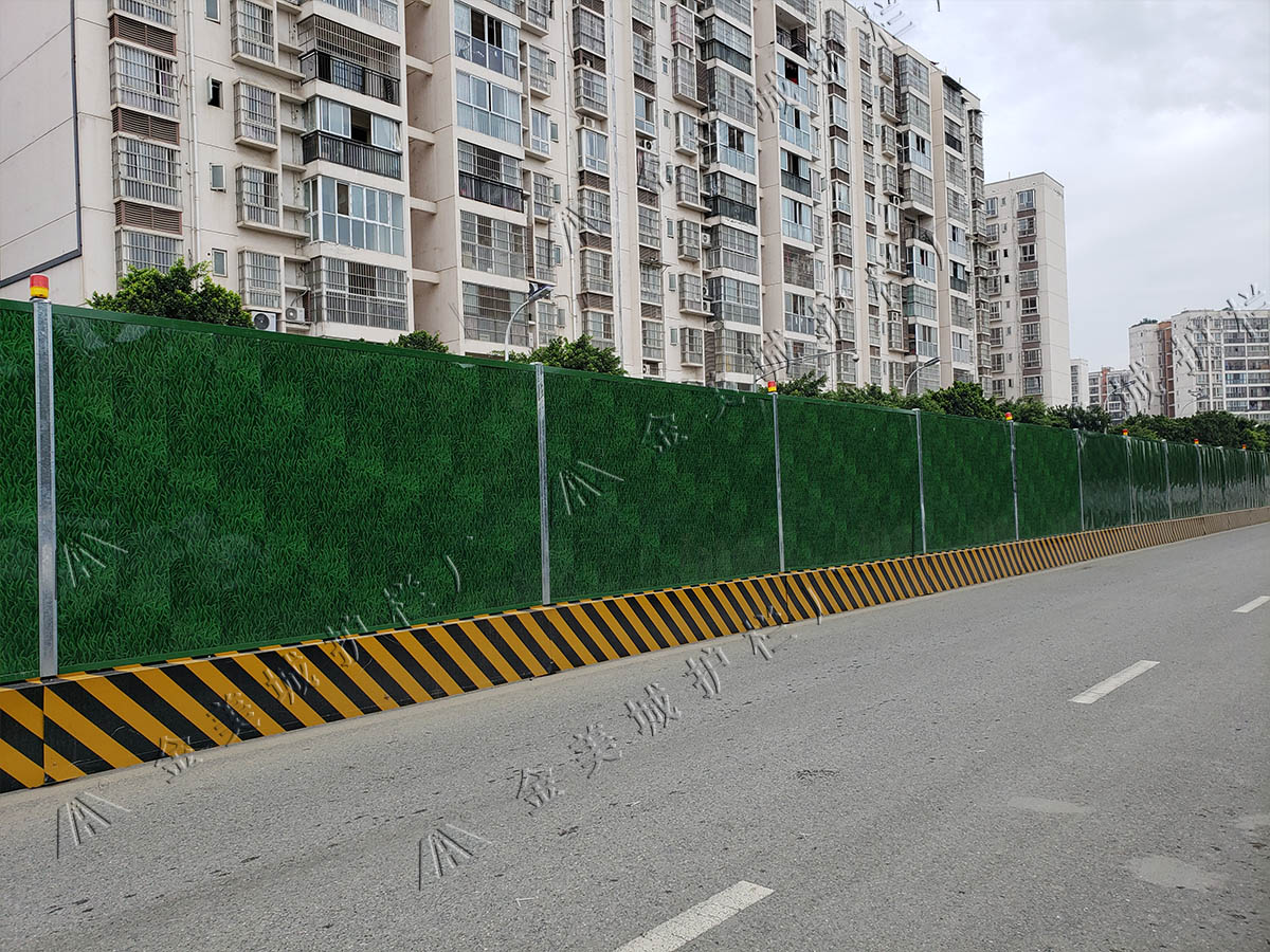 自带小草彩钢3米高围挡(图1)
